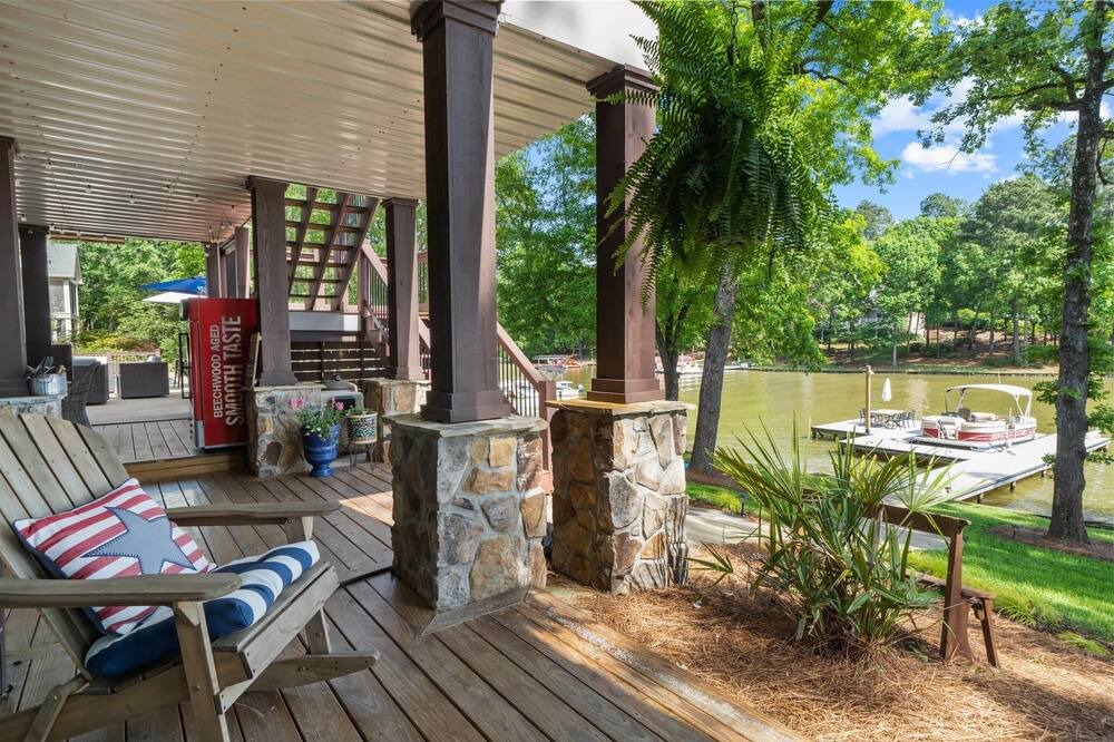 Photo of Patio Balcony in Reynolds Landing