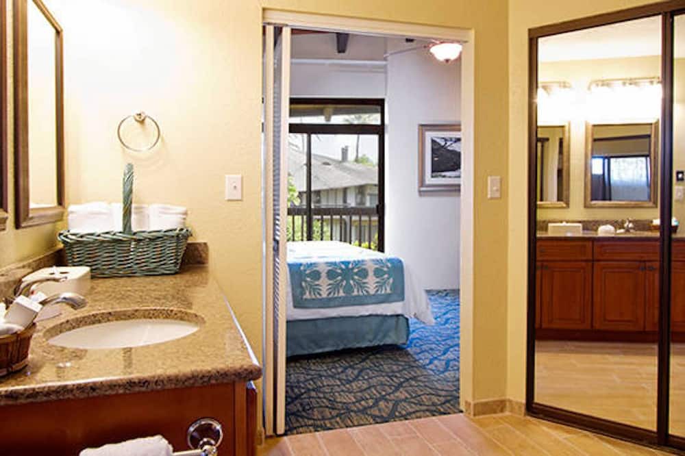 Photo of Bathroom in Kaiulani