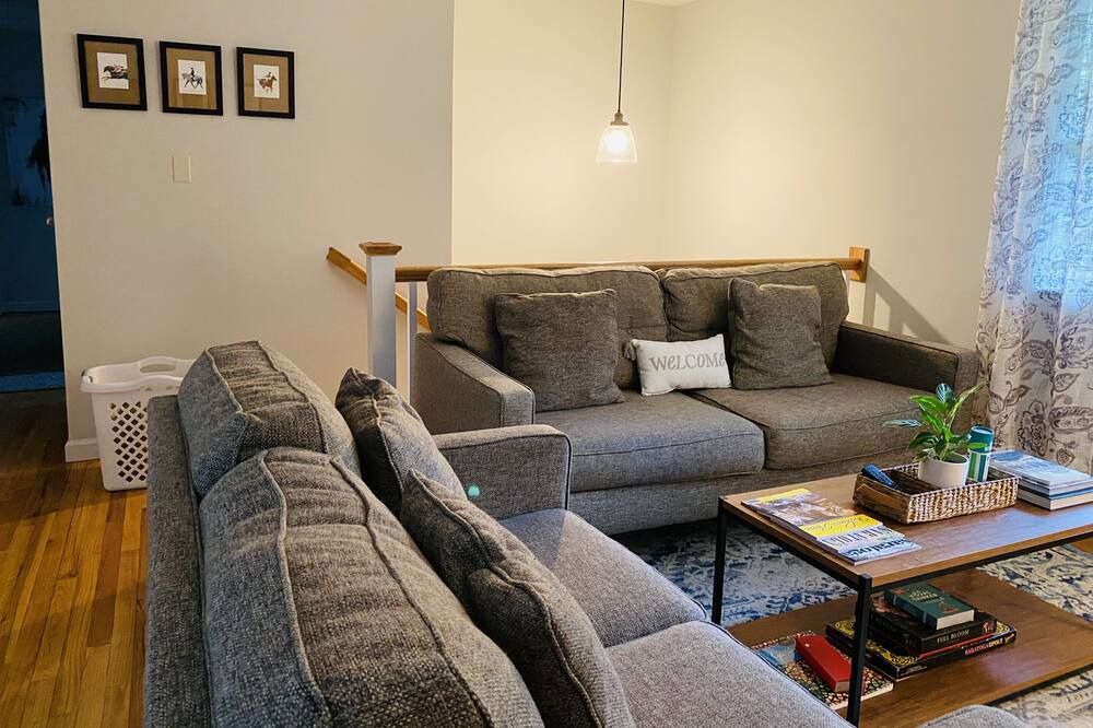 Photo of Livingroom in Geyser Crest