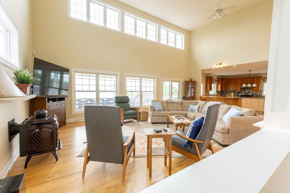 Photo of Livingroom in Saratoga Springs