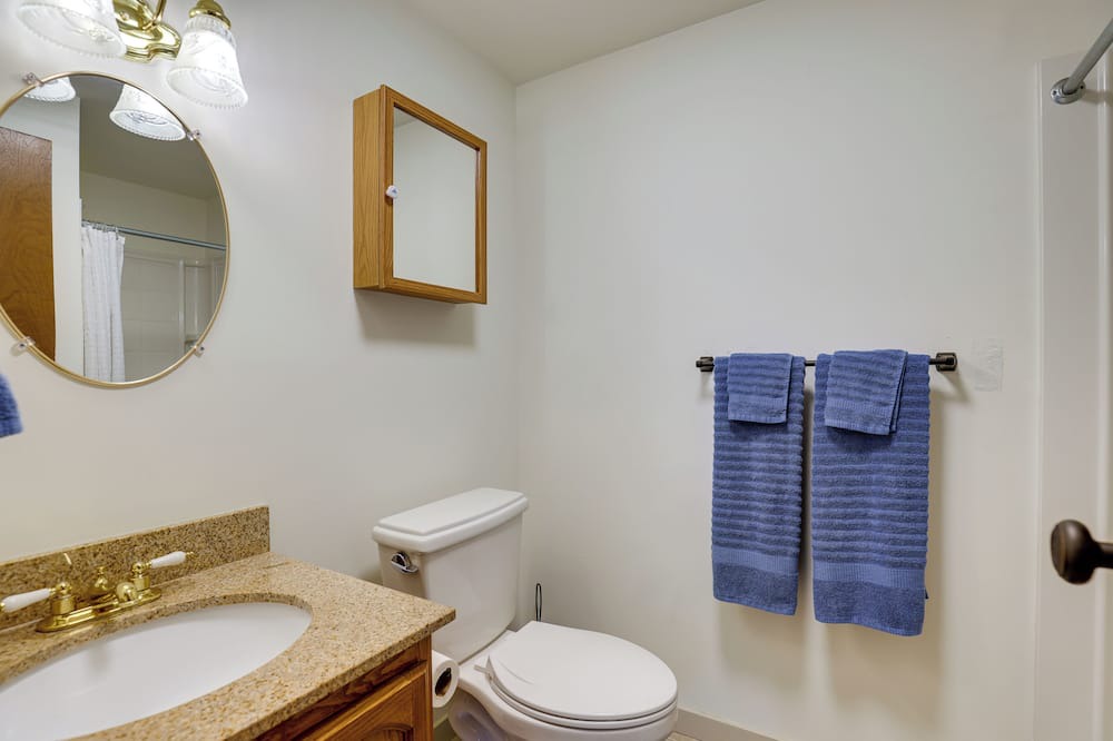 Photo of Bathroom in Town of Torrey