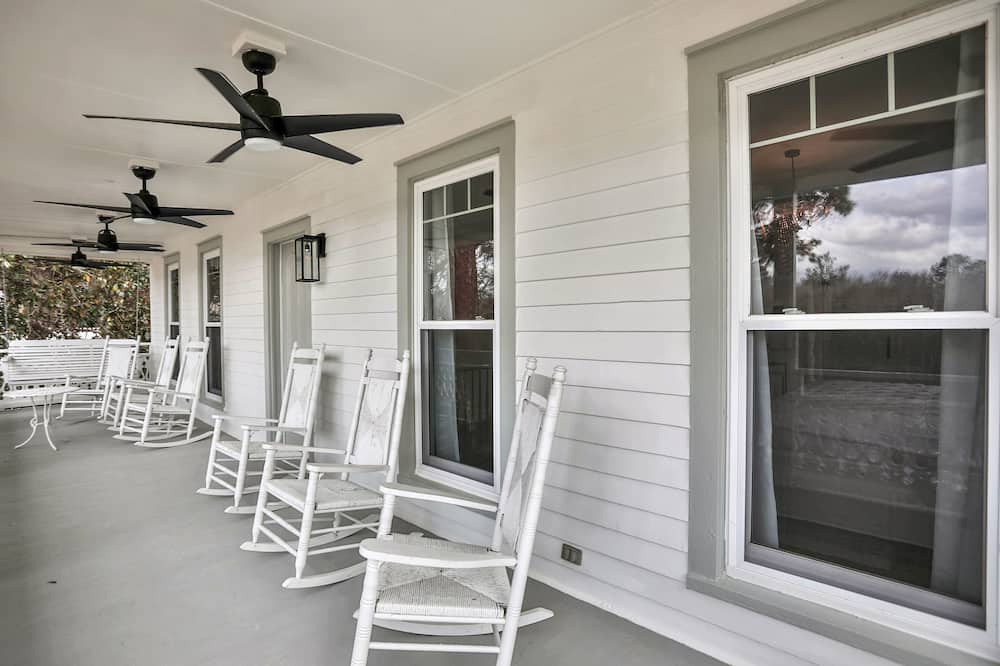 Photo of Patio Balcony in Nassau County