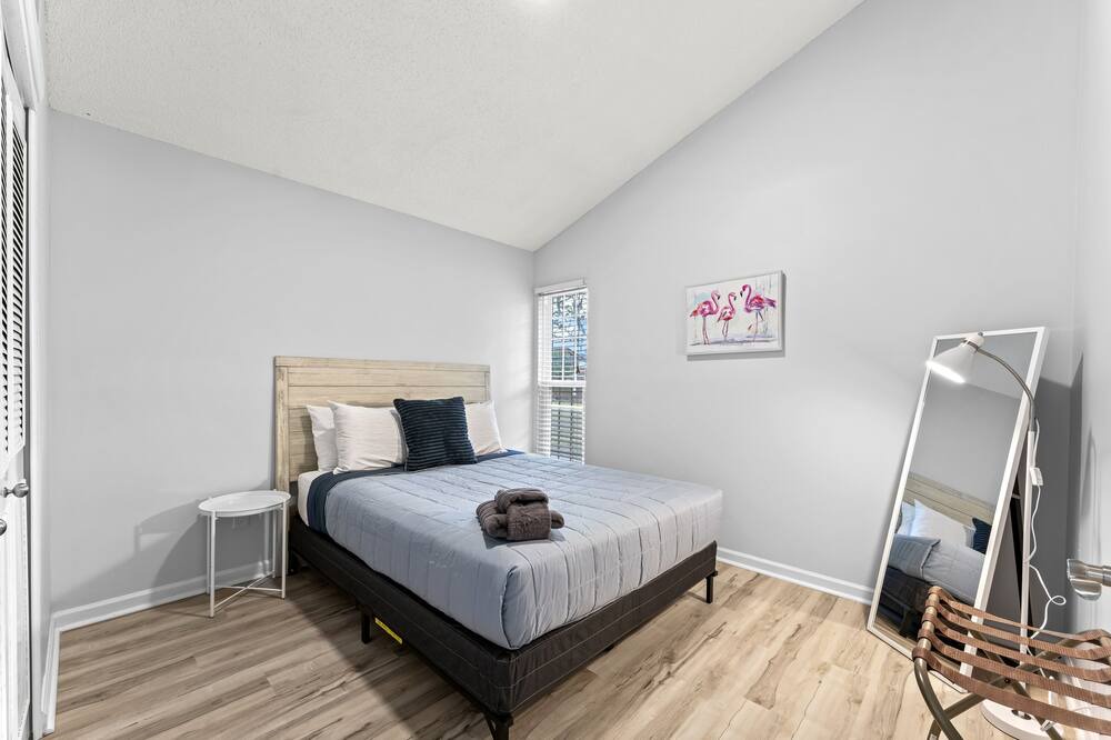 Photo of Bedroom in Sandalwood
