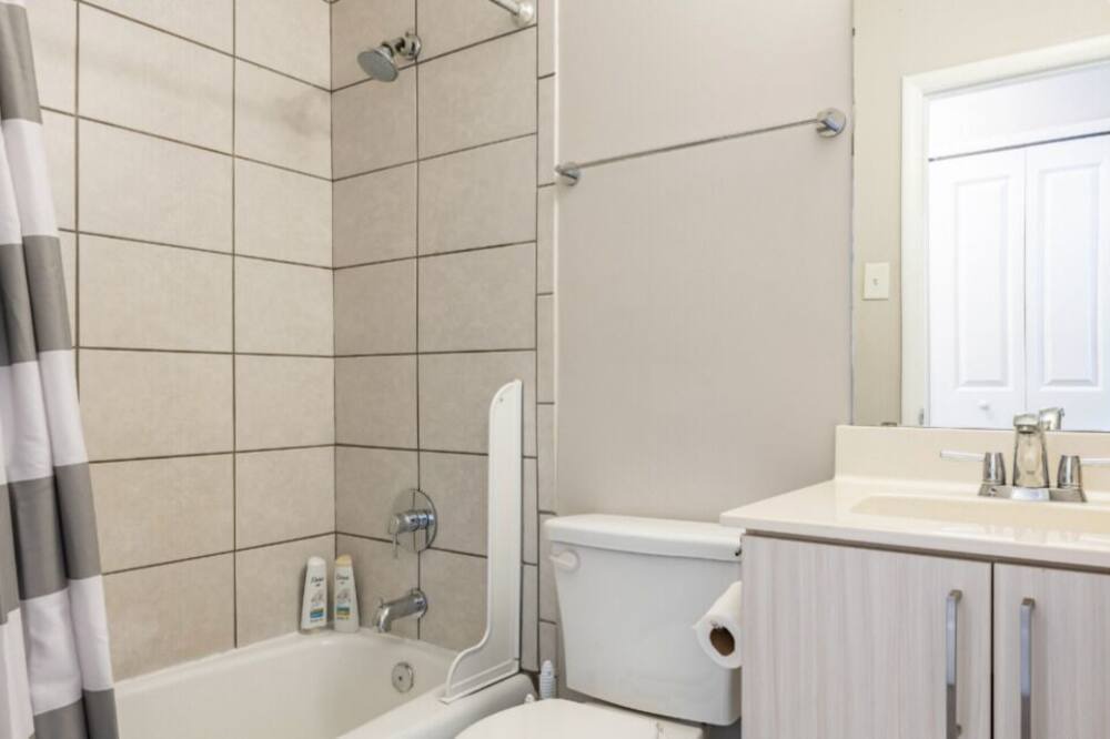 Photo of Bathroom in Sweet Auburn Historic District