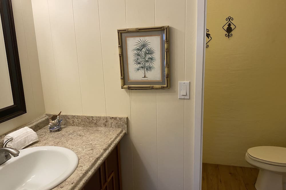 Photo of Bathroom in Poipu