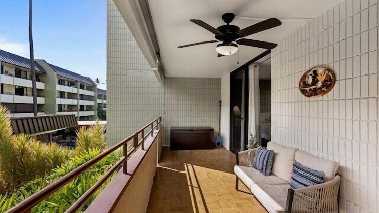 Photo of Patio Balcony in Kahaluu Bay