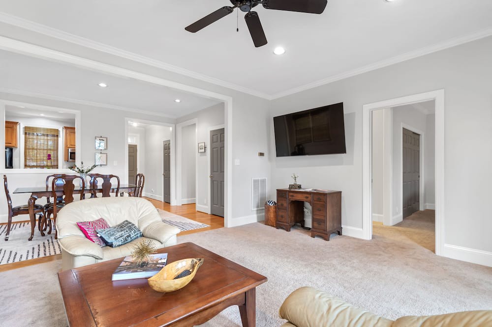 Photo of Bedroom in Eatonton