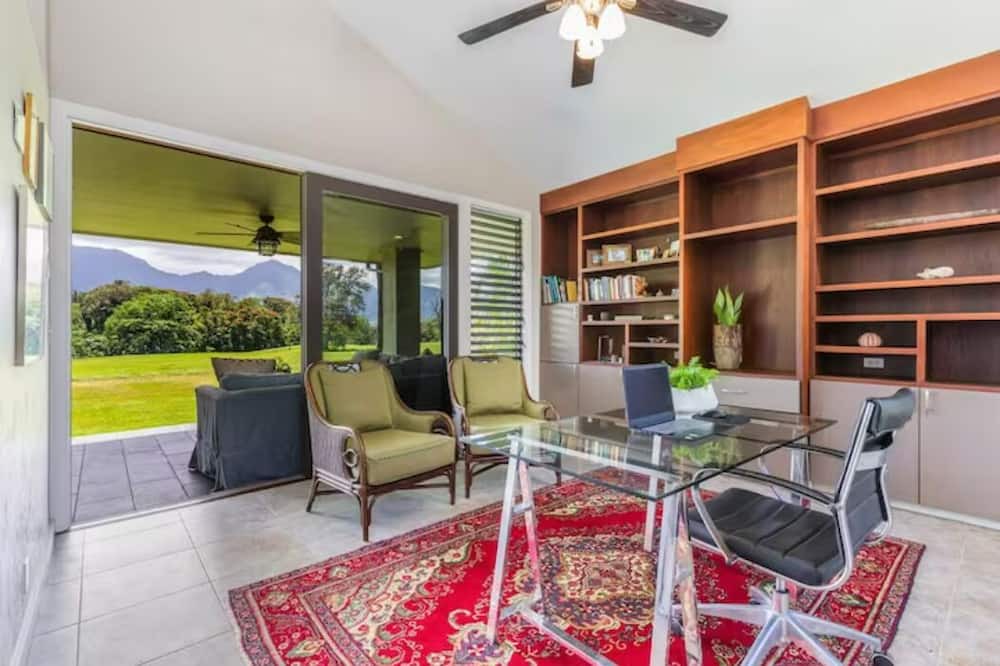 Photo of Livingroom in Princeville