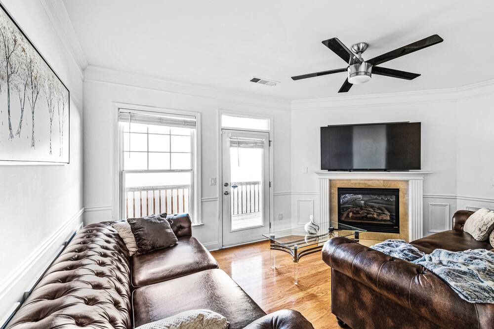 Photo of Livingroom in Atlantic Station Area