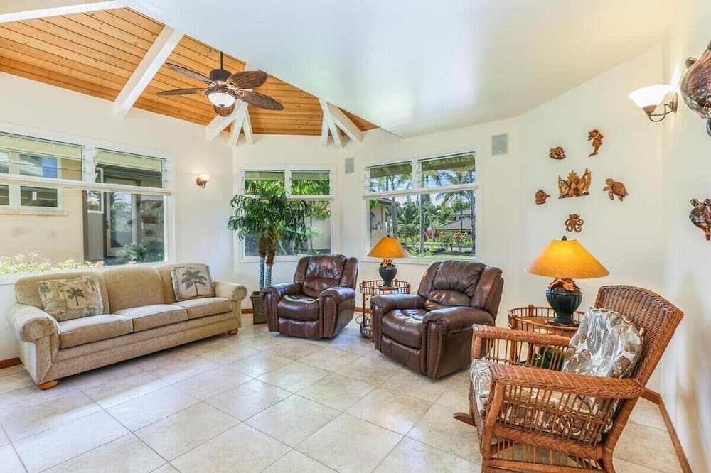 Photo of Bedroom in Queen Emmas Bluffs