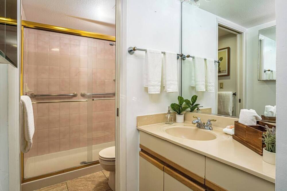 Photo of Bathroom in Kihei