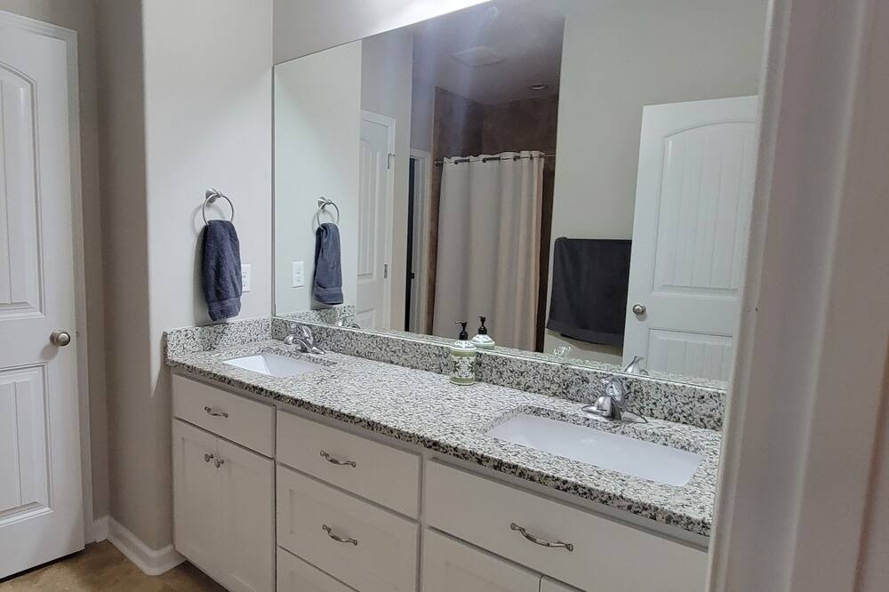 Photo of Bathroom in St. Marys