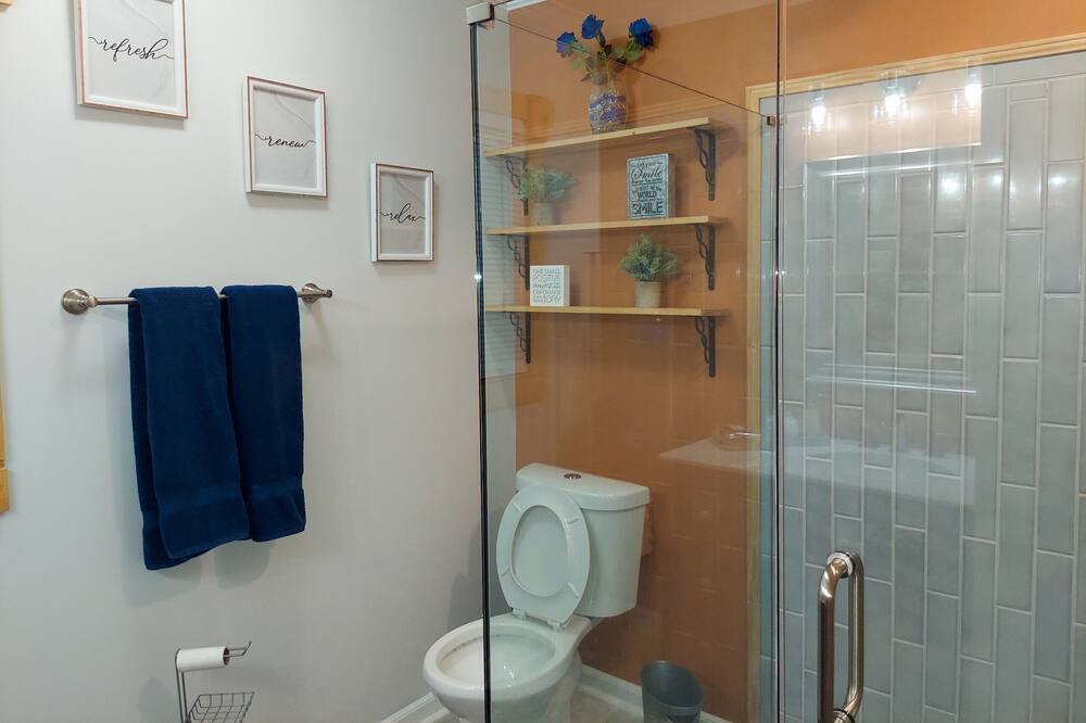 Photo of Bathroom in Southwestern
