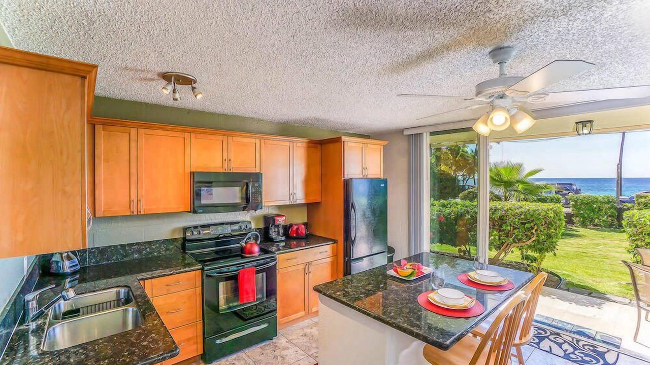 Photo of Kitchen in Kahaluu Bay