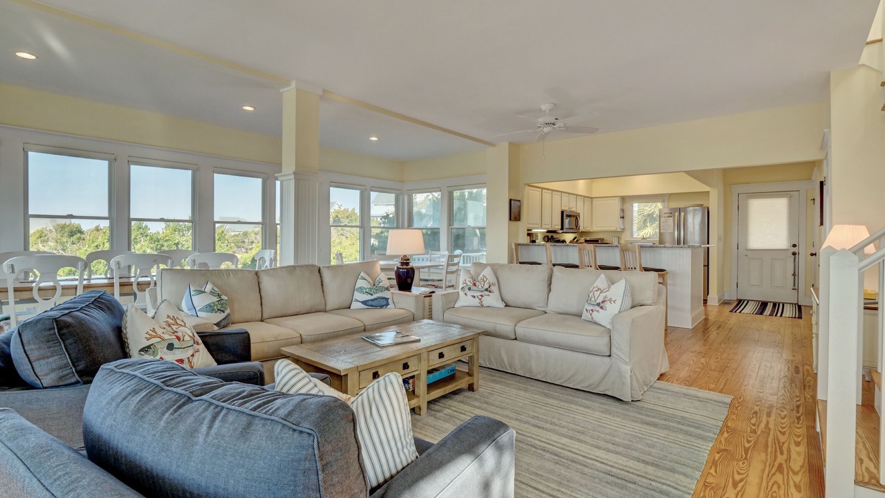 Photo of Livingroom in Flora's Bluff