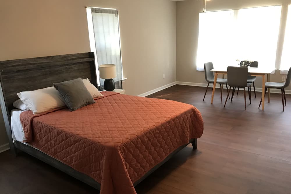 Photo of Bedroom in Grayson