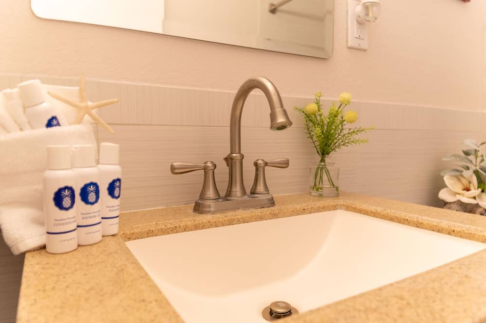 Photo of Bathroom in Napili
