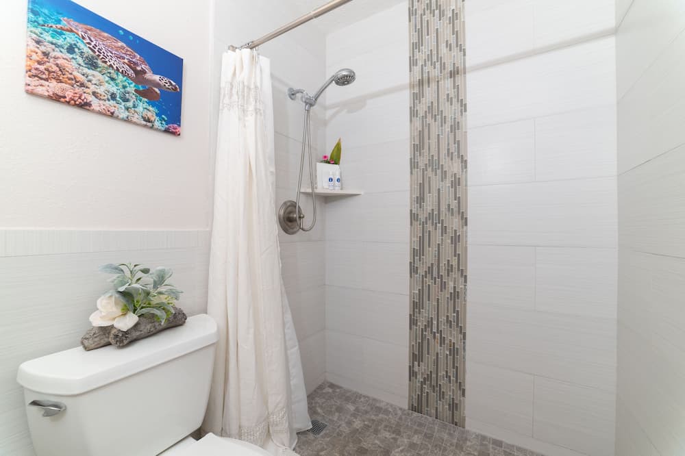 Photo of Bathroom in Napili
