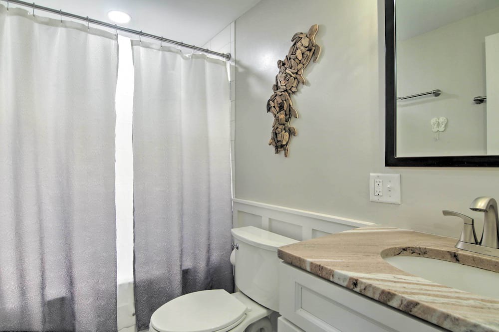 Photo of Bathroom in Caine Woods