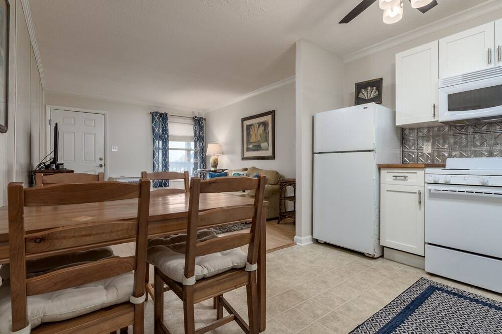 Photo of Kitchen in Caine Woods