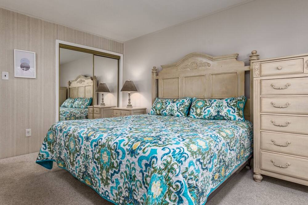 Photo of Bedroom in Caine Woods