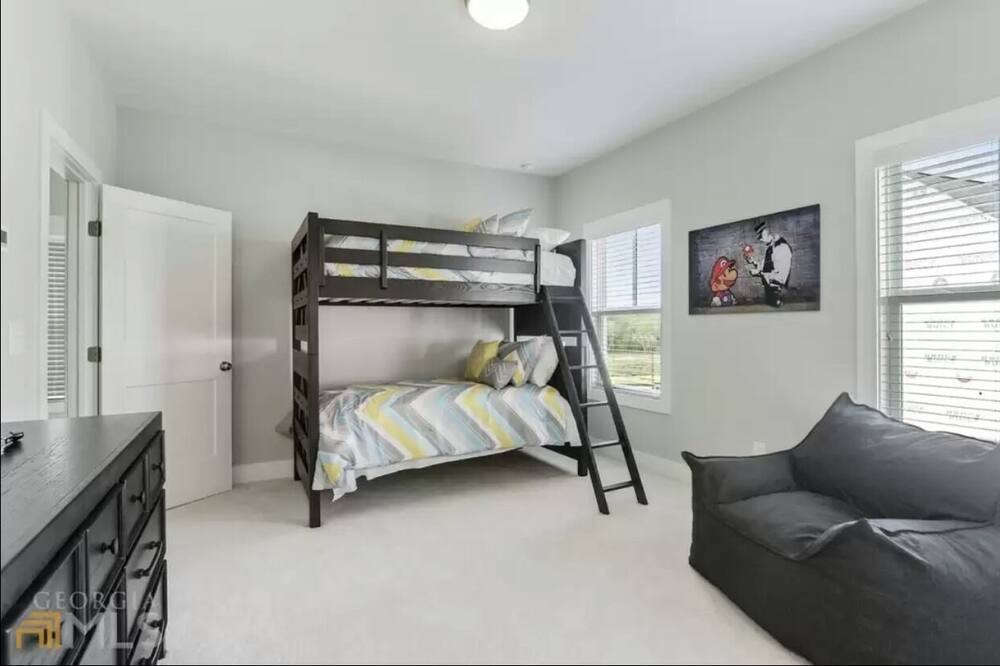 Photo of Bedroom in Westside