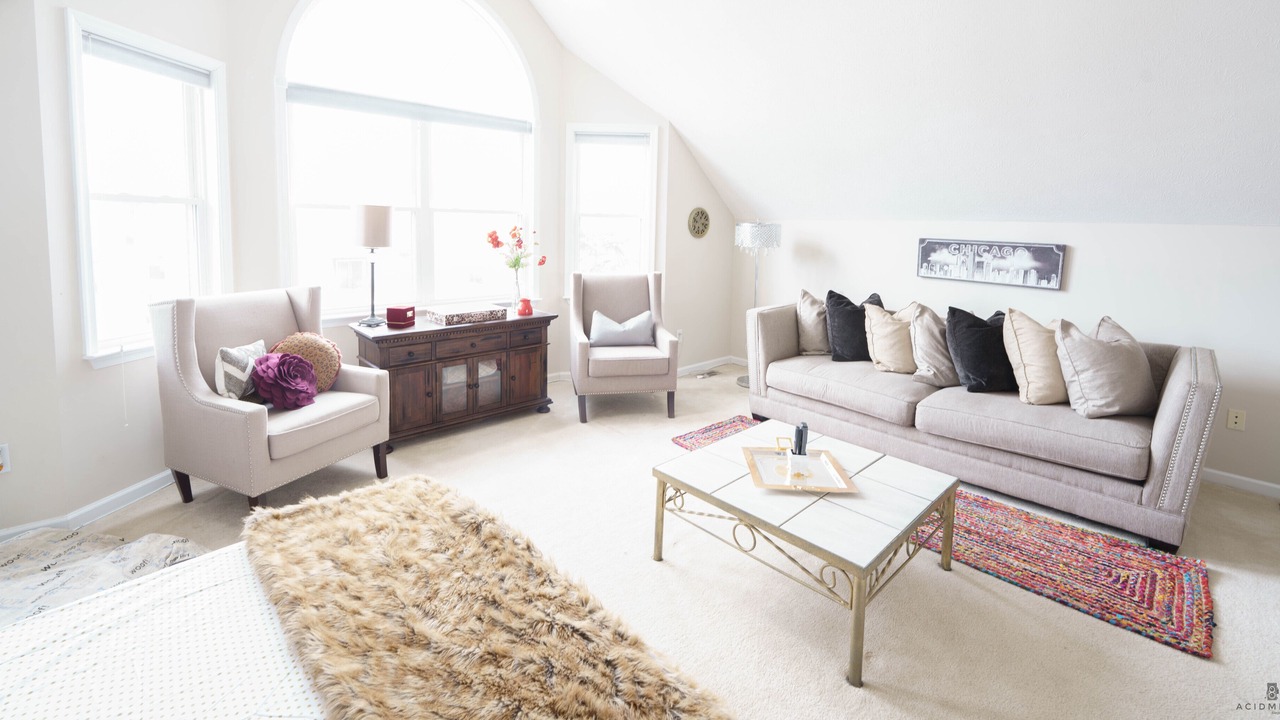 Photo of Livingroom in Fox Hill - Grandview