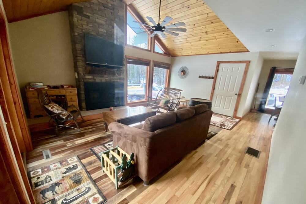 Photo of Livingroom in North Creek