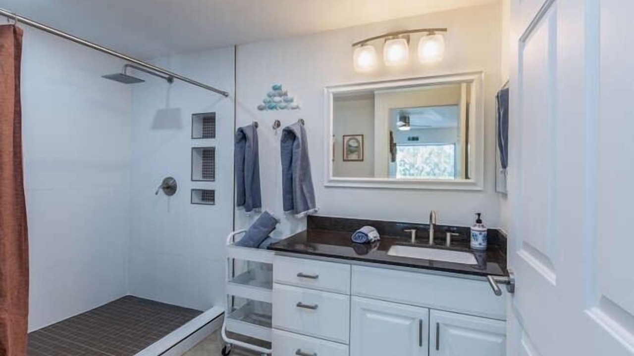 Photo of Bathroom in Princeville