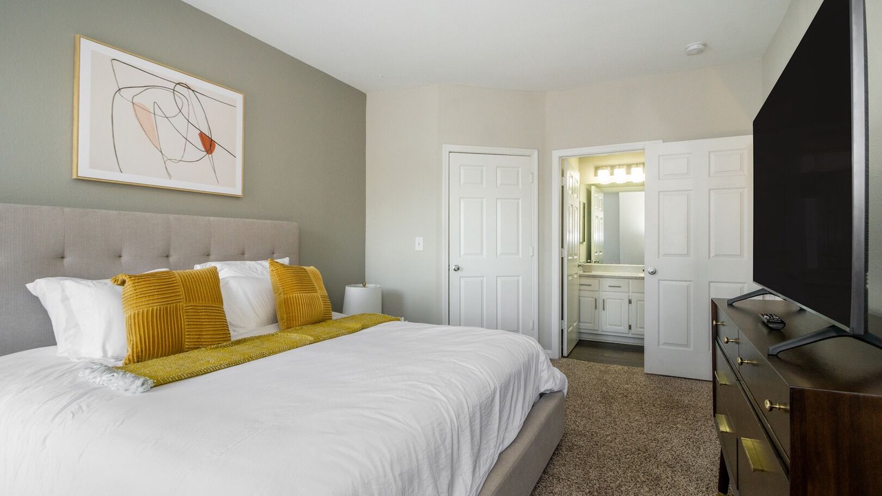 Photo of Bedroom in Lawrenceville
