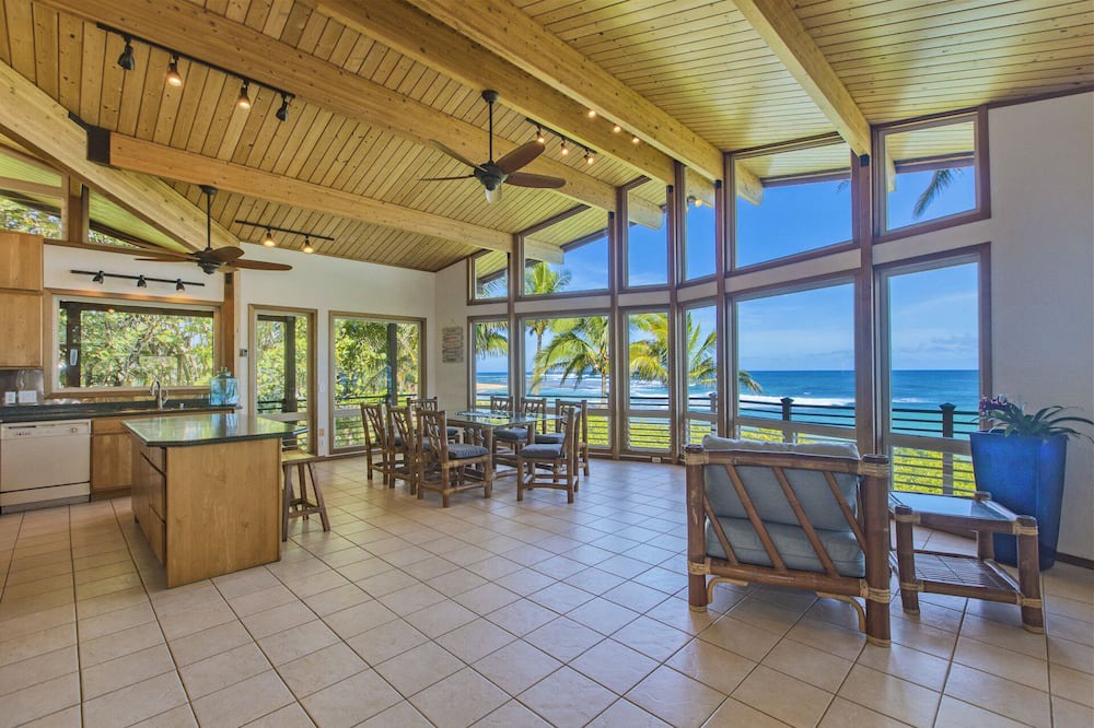 Photo of Livingroom in Wainiha