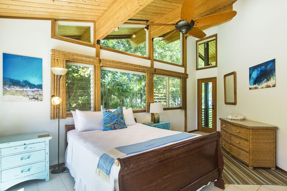 Photo of Bedroom in Wainiha