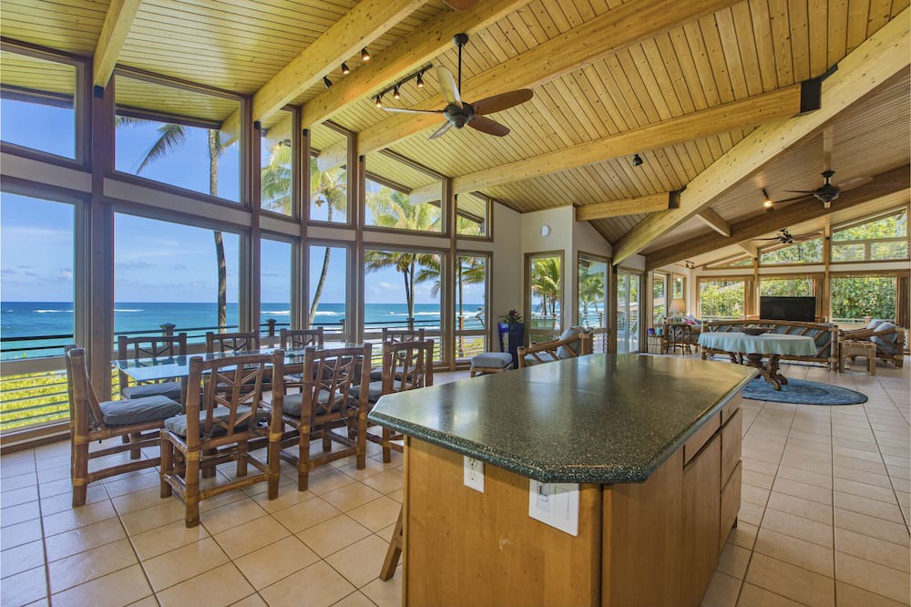 Photo of Bedroom in Wainiha