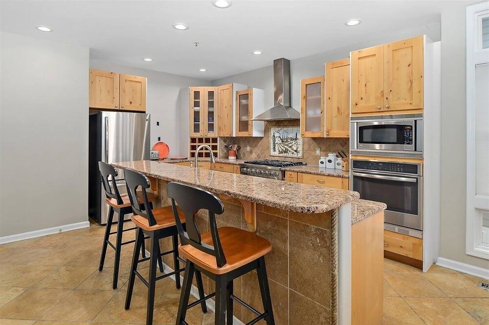 Photo of Kitchen in Heron Harbour Isle