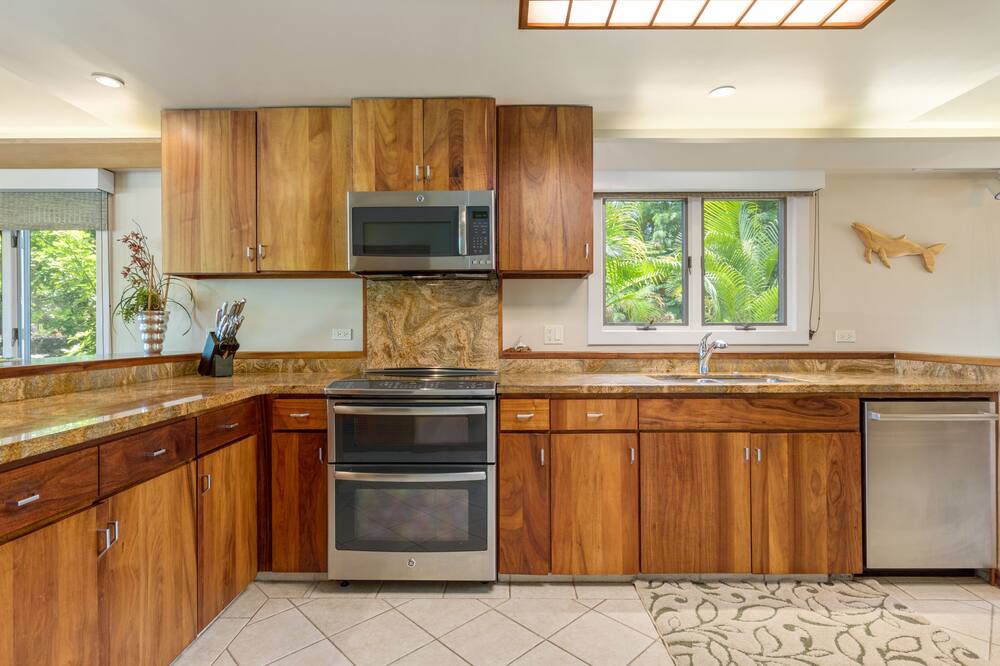 Photo of Kitchen in Historic Lahaina Front Street