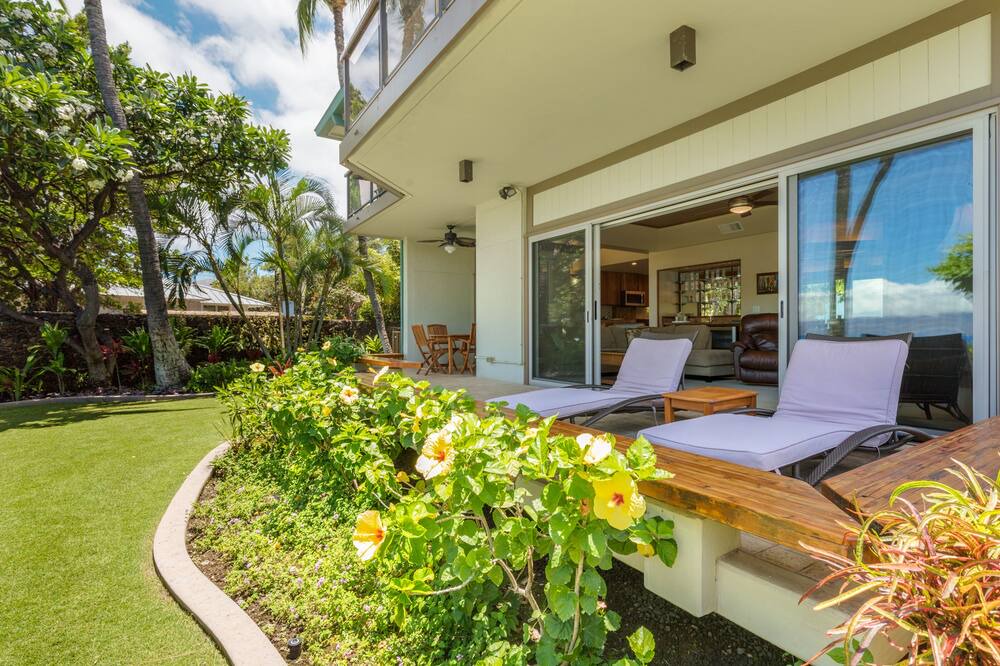 Photo of Patio Balcony in Historic Lahaina Front Street