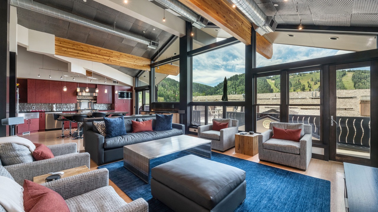 Photo of Livingroom in Deer Valley