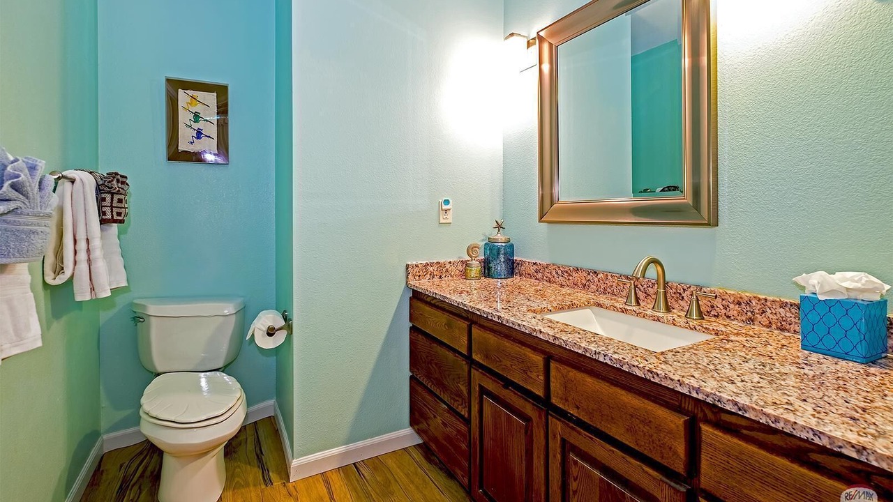 Photo of Bathroom in Wainiha