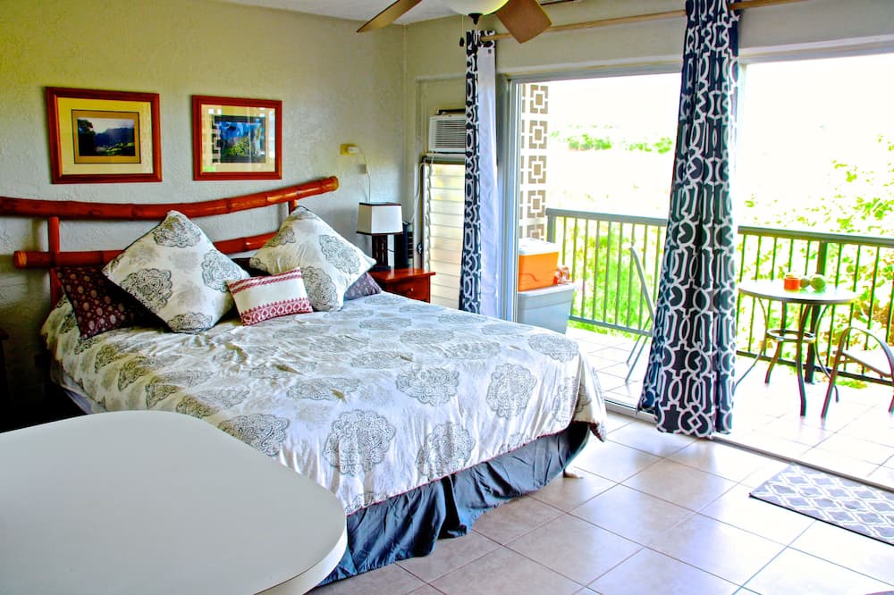 Photo of Bedroom in Poipu