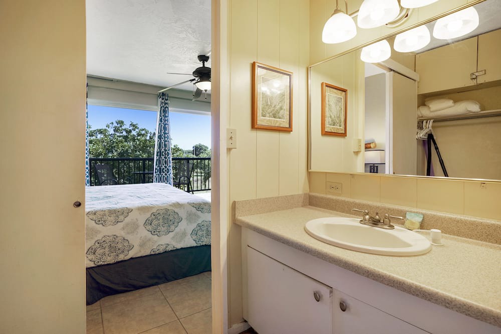 Photo of Bathroom in Poipu