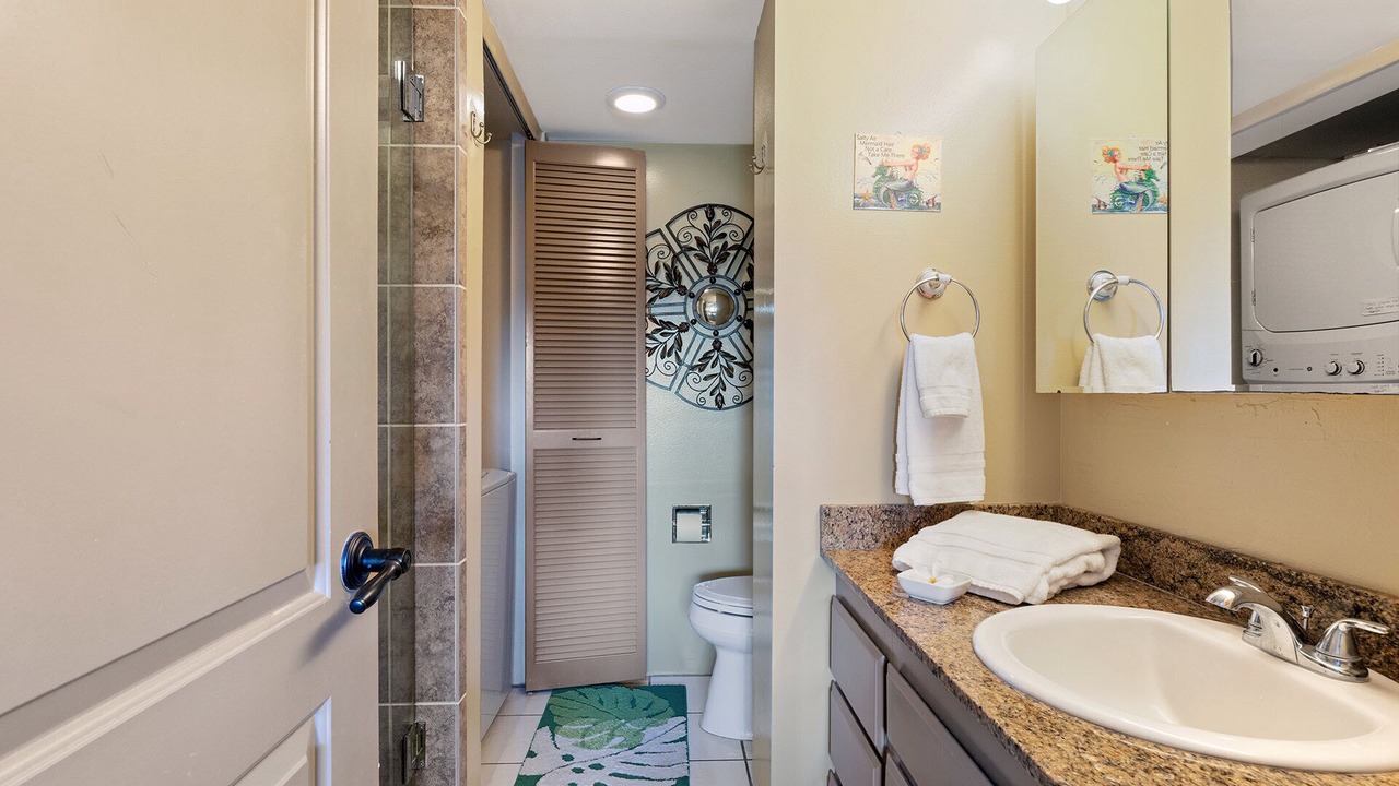 Photo of Bathroom in Kahaluu Bay