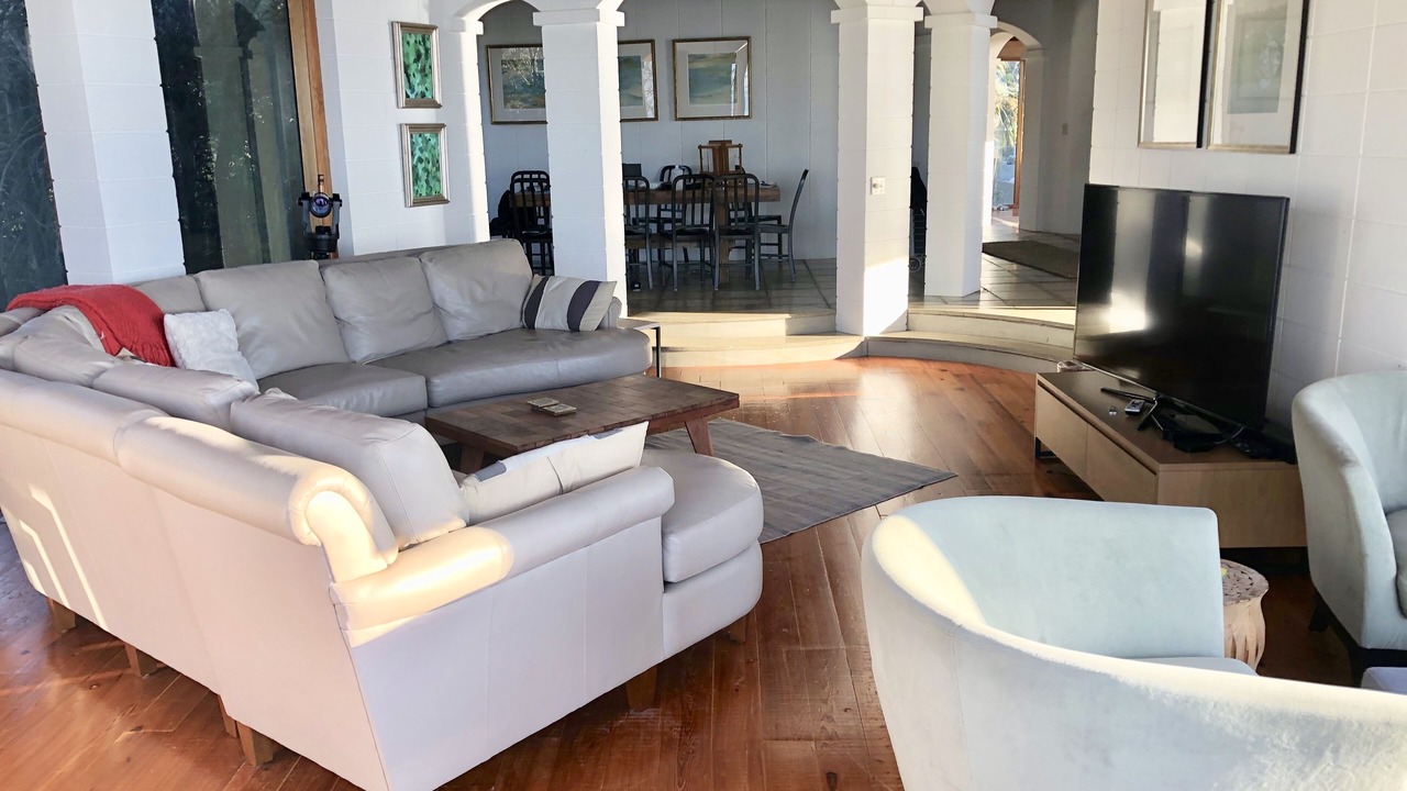 Photo of Livingroom in King City