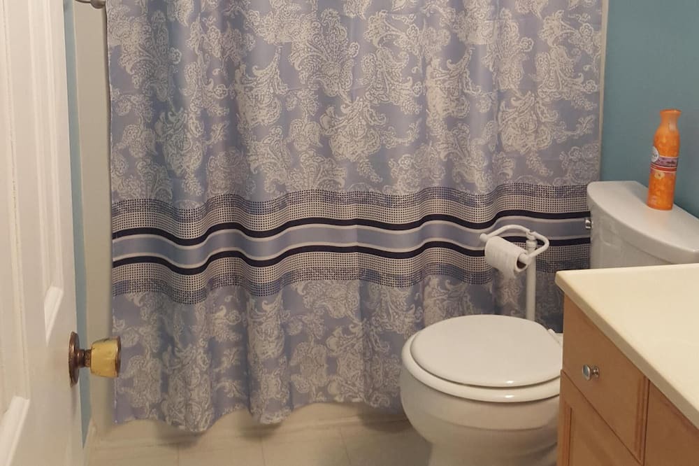 Photo of Bathroom in Caine Woods
