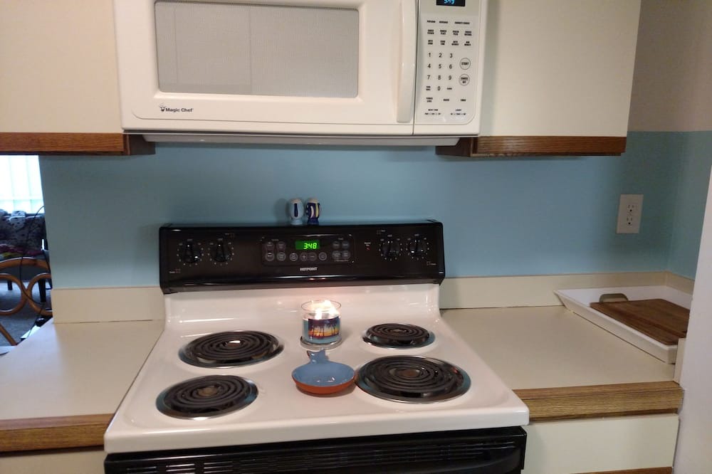 Photo of Kitchen in Caine Woods