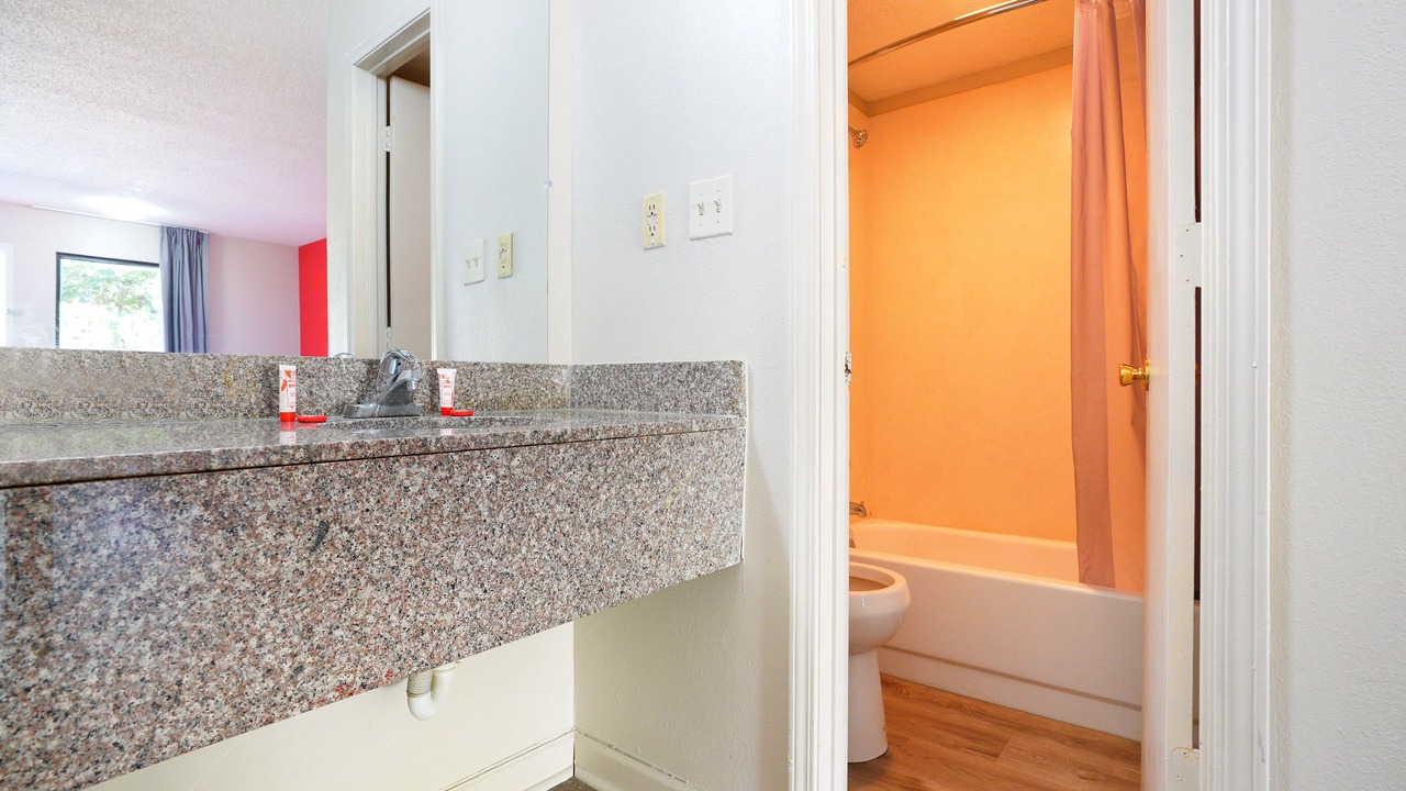 Photo of Bathroom in Belvedere Park