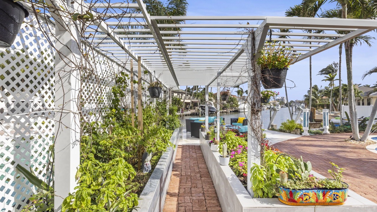 Photo of Outdoor in Tropic Isle