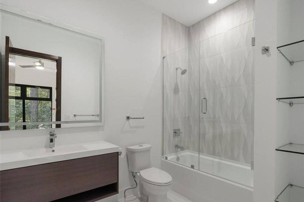 Photo of Bathroom in Sandy Springs