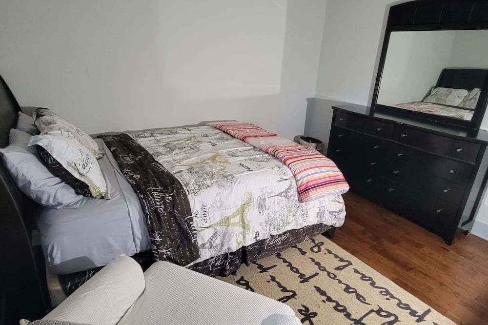 Photo of Bedroom in Snellville