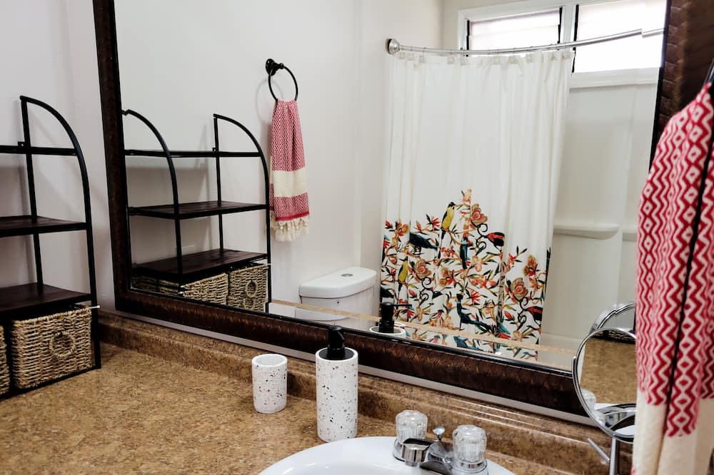 Photo of Bathroom in Waimea