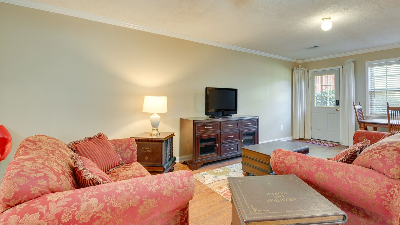 Photo of Livingroom in Lawrenceville